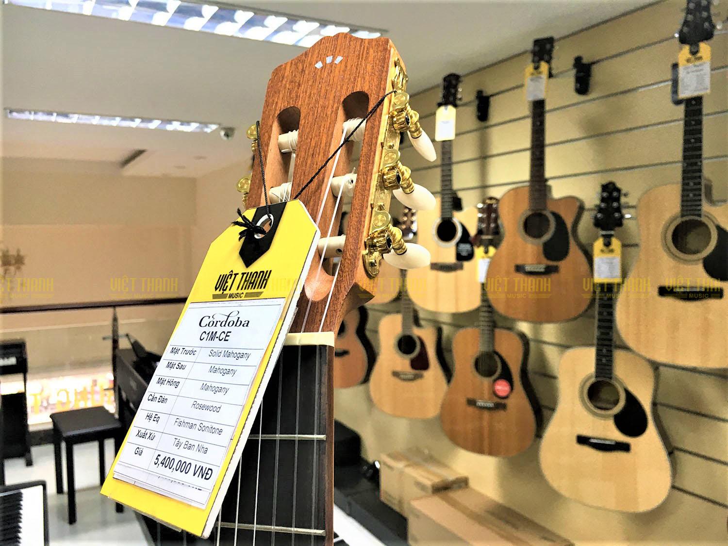 Cần Đàn guitar Cordoba C1M-CE chất liệu gỗ gụ