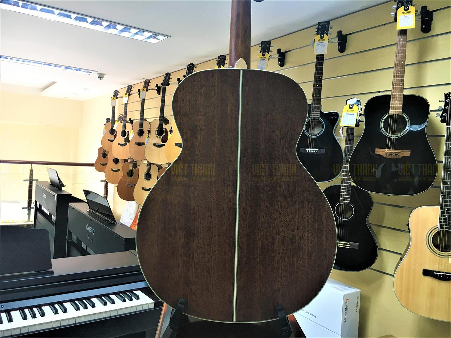 Đàn guitar Takamine GN20 NS sử dụng chất liệu gỗ cao cấp 100%