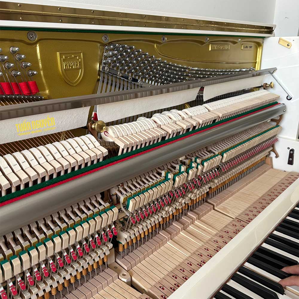 bo may dan piano knabe wmv 132fd mau trang