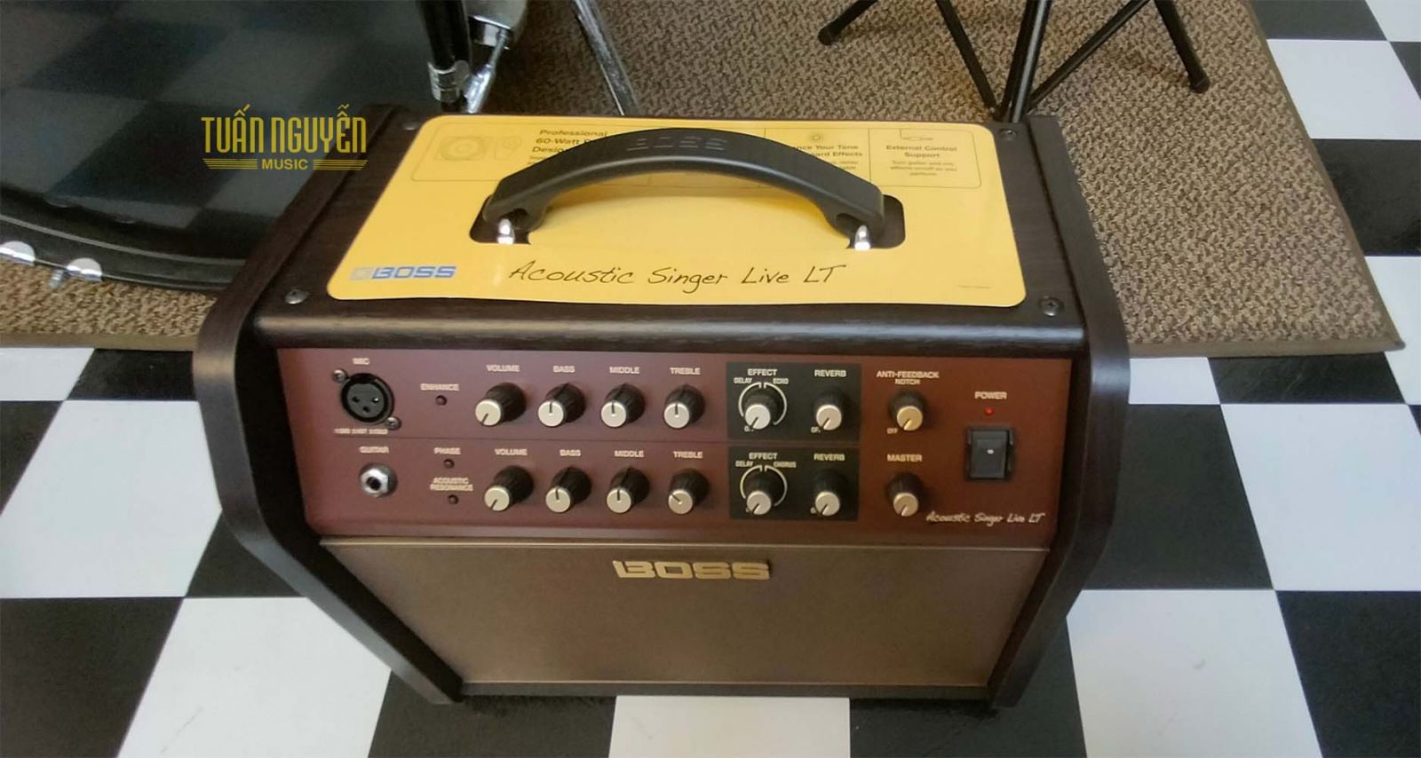 dieu khien ampli guitar boss acs live lt