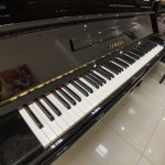 Yamaha U30A